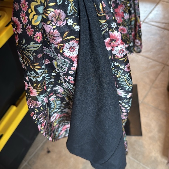 Forever 21 Black Floral Metallic Tiered Maxi Dress Lace Up Size Medium - Picture 10 of 10